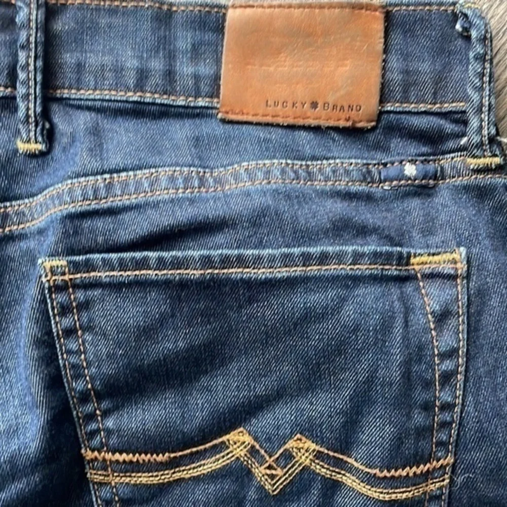 Lucky Brand jeans size 8 blue denim jeans